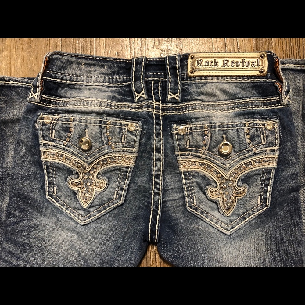 NWOT Laney rock revivals